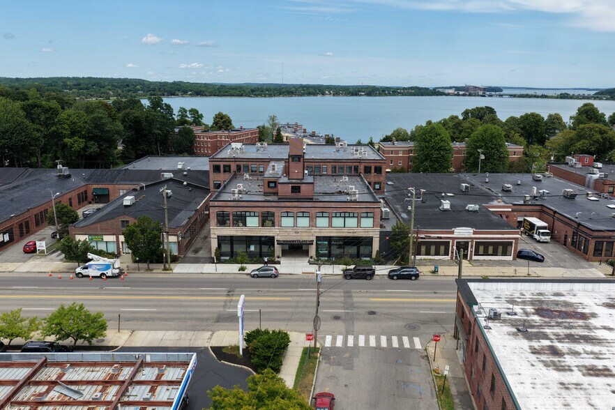 509 Forest Ave, Portland, ME à louer - Photo du bâtiment - Image 2 de 5