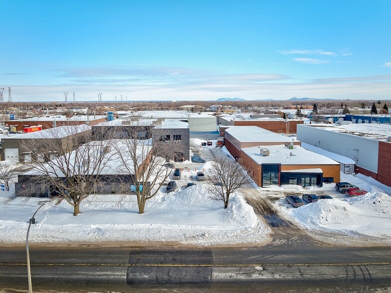 12500 Boul Industriel, Montréal, QC for sale - Aerial - Image 3 of 27