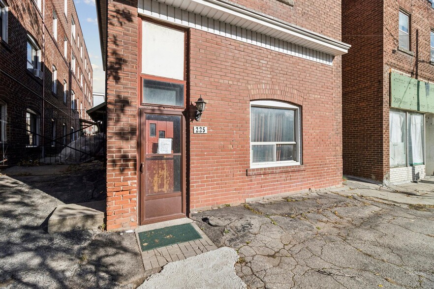 225 Vaughan Rd, Toronto, ON for sale - Building Photo - Image 2 of 5