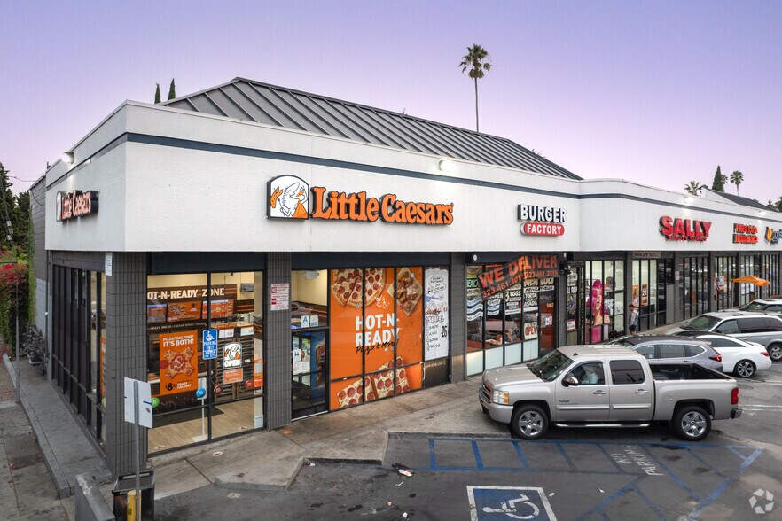 5800-5940 Santa Monica Blvd, Los Angeles, CA à louer - Photo du bâtiment - Image 2 de 6