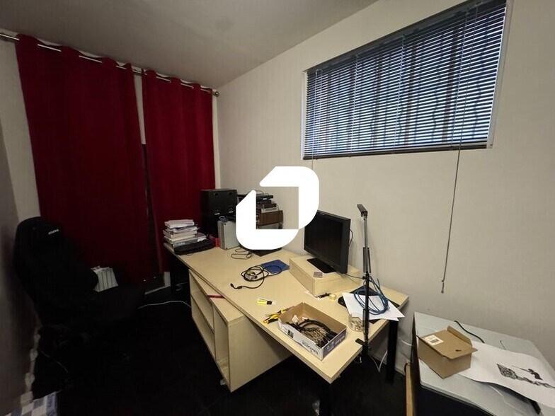 Bureau dans Vanves à louer - Photo du bâtiment - Image 3 de 16