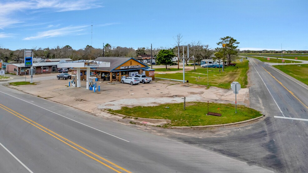 1100 W US Highway 59 Feeder, Ganado, TX à vendre - Photo du bâtiment - Image 2 de 25