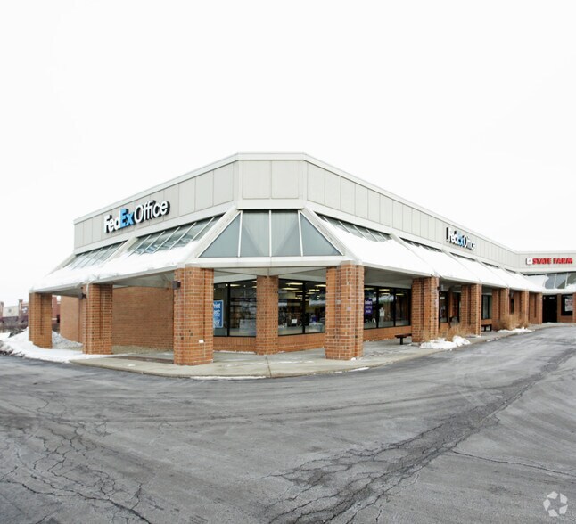 357-369 W Army Trail Rd, Bloomingdale, IL à louer - Photo du bâtiment - Image 3 de 15