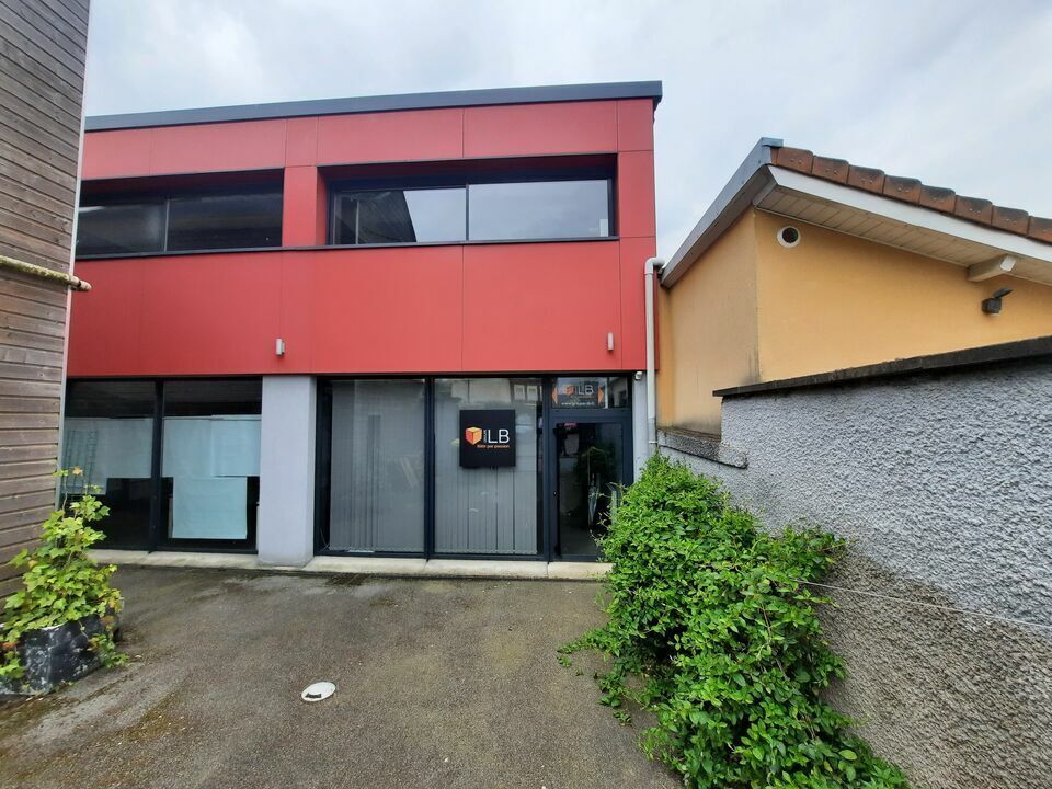 Office in Le Petit-Quevilly for lease Building Photo- Image 1 of 12