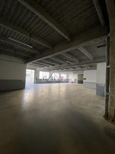 Industrial in Saint-Maur-des-Fossés for lease - Building Photo - Image 1 of 3