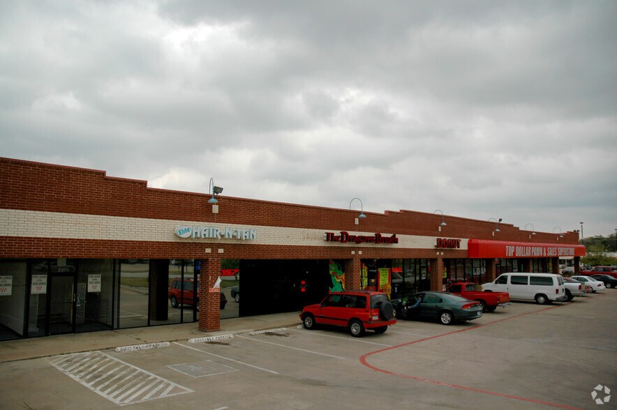 2301 Central Dr, Bedford, TX à louer - Photo du bâtiment - Image 2 de 30