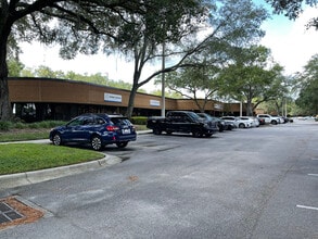 5909 Hampton Oaks Pky, Tampa, FL for lease Building Photo- Image 1 of 2