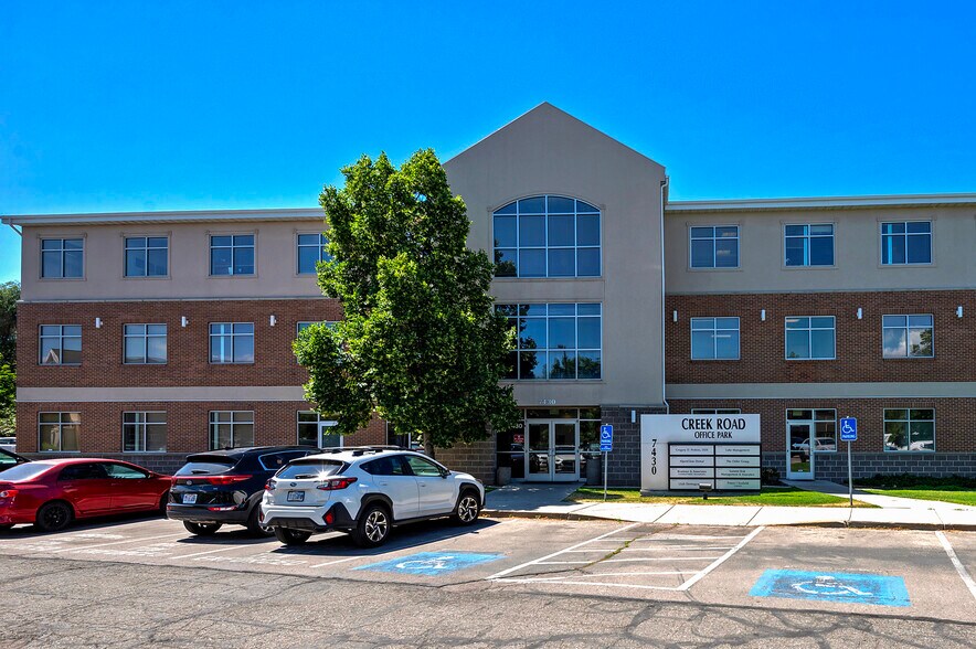 7370-7430 Creek Rd, Midvale, UT à vendre - Photo du bâtiment - Image 2 de 32