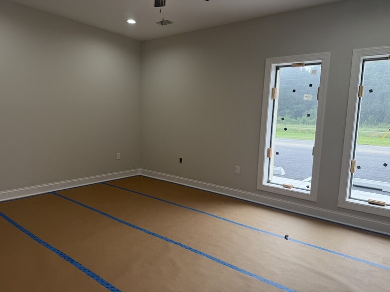 3304 Hutchinson Ave, Adel, GA for lease - Interior Photo - Image 3 of 21