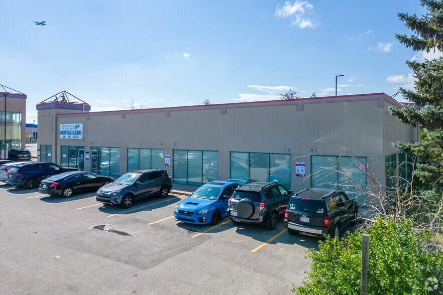 3383 26th Ave NE, Calgary, AB à vendre - Photo du bâtiment - Image 2 de 4