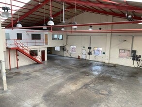 Island Farm Ave, West Molesey for lease Interior Photo- Image 2 of 5