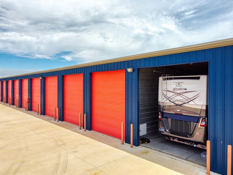 2225 Avocado Ave, Melbourne, FL for lease - Building Photo - Image 3 of 15