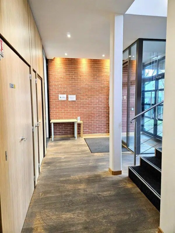 Office in Guyancourt for lease Lobby- Image 1 of 10