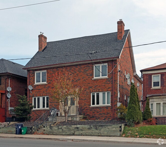 963 Avenue Rd, Toronto, ON à vendre - Photo du bâtiment - Image 2 de 2