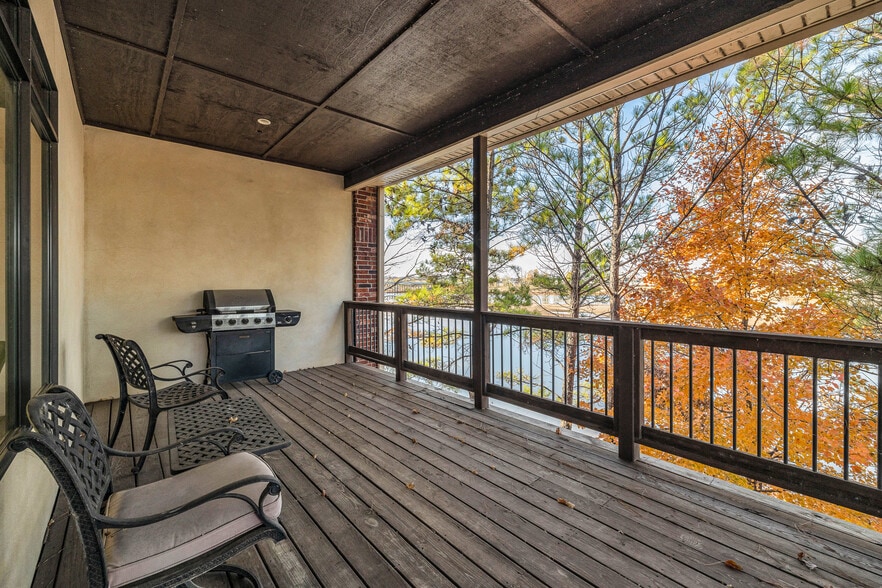 9716 Riverside Pky, Tulsa, OK for lease - Building Photo - Image 2 of 9