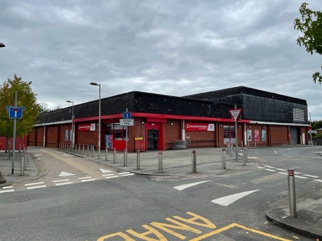 19 College St, Ammanford for lease - Building Photo - Image 2 of 4