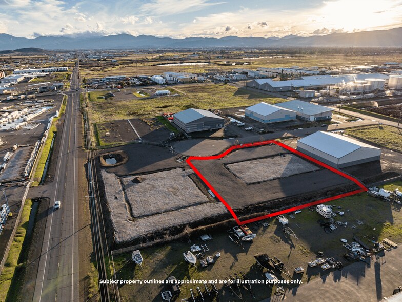 1917 Bobcat Way, White City, OR à vendre - Photo du bâtiment - Image 3 de 12
