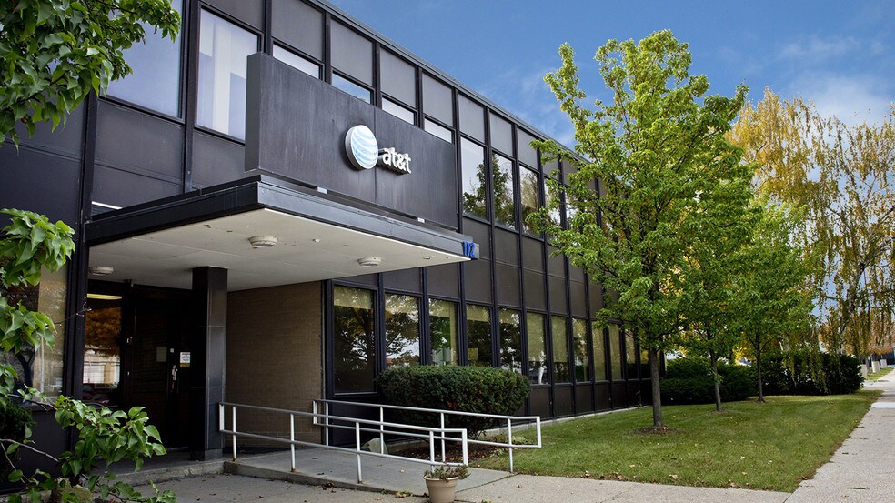 112 Grand River Ave, Port Huron, MI à louer - Photo du bâtiment - Image 1 de 17