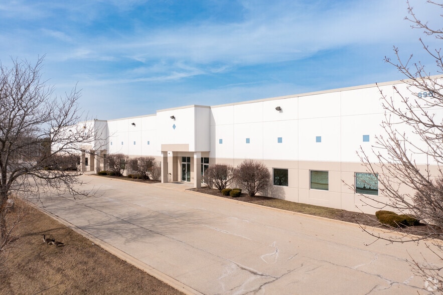 510 Territorial Dr, Bolingbrook, IL for lease - Building Photo - Image 2 of 6