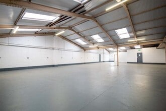 Kingsfield Clos, Northampton for lease Interior Photo- Image 2 of 3