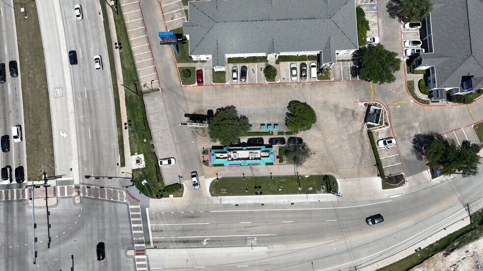 9180 Skillman St, Dallas, TX à vendre - Photo du bâtiment - Image 2 de 6