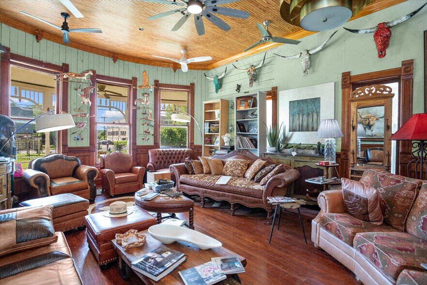 310 N Mound St, Nacogdoches, TX à vendre - Photo intérieure - Image 3 de 50