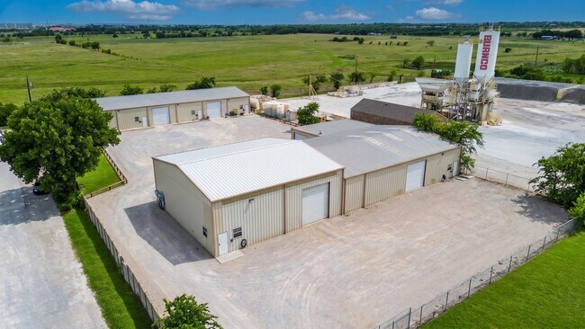 Plus de détails pour 9717 Industrial Rd, Justin, TX - Local d'activités, Industriel à louer