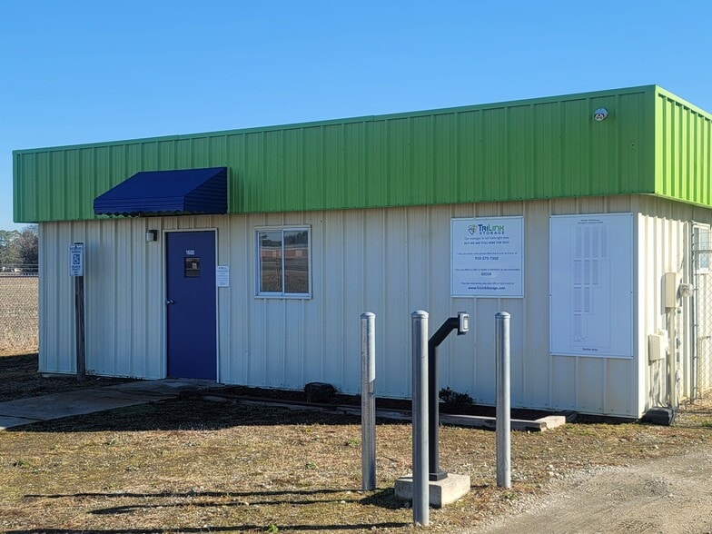 1600 Starlite Dr, Lumberton, NC for sale - Building Photo - Image 2 of 4
