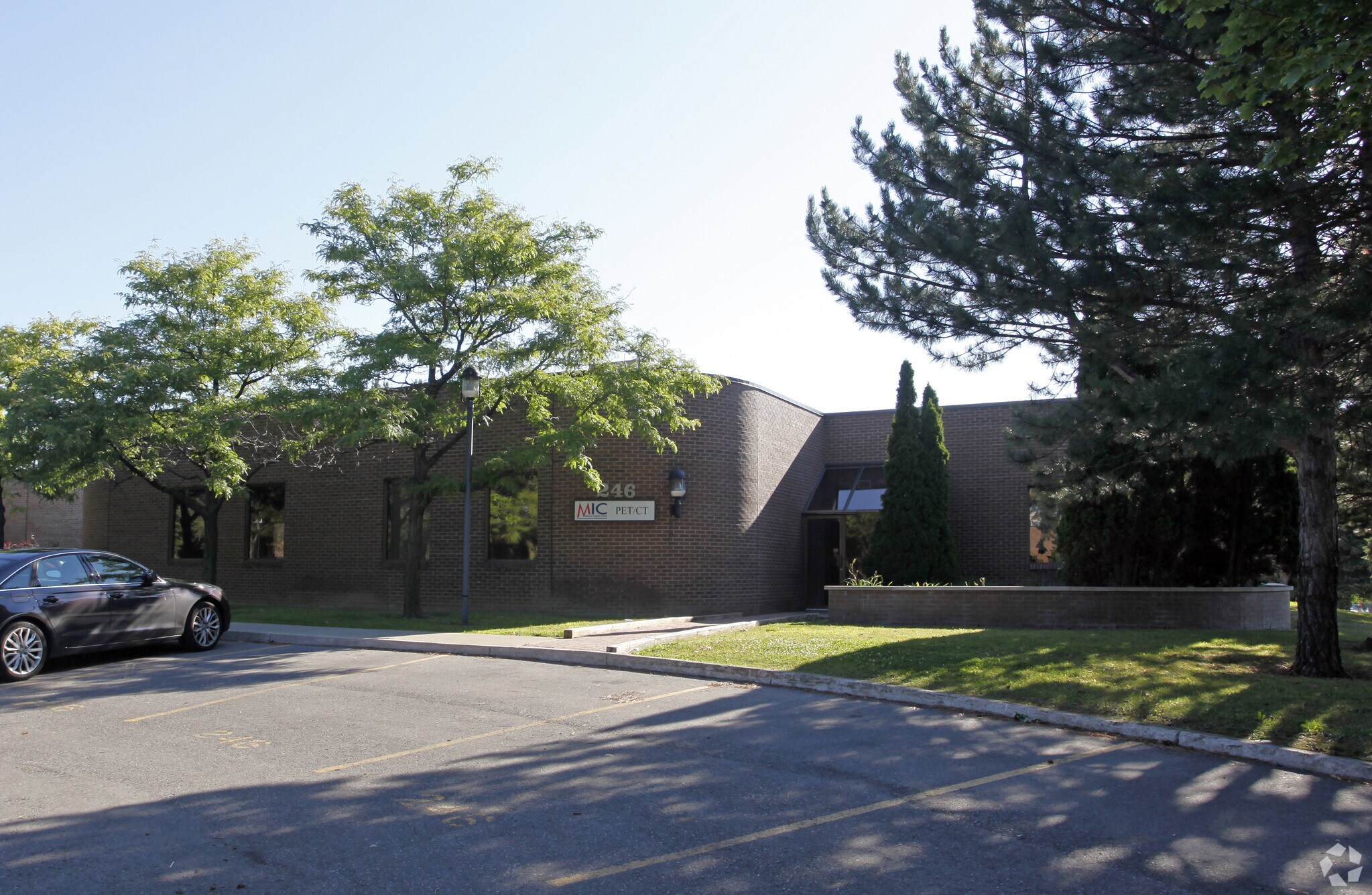 246 Matheson Blvd E, Mississauga, ON for sale Primary Photo- Image 1 of 1