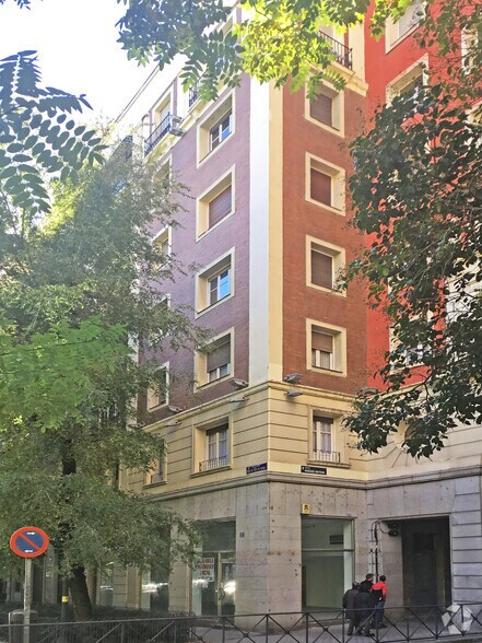Calle de Rodríguez San Pedro, 5, Madrid, Madrid à louer - Photo du bâtiment - Image 2 de 2