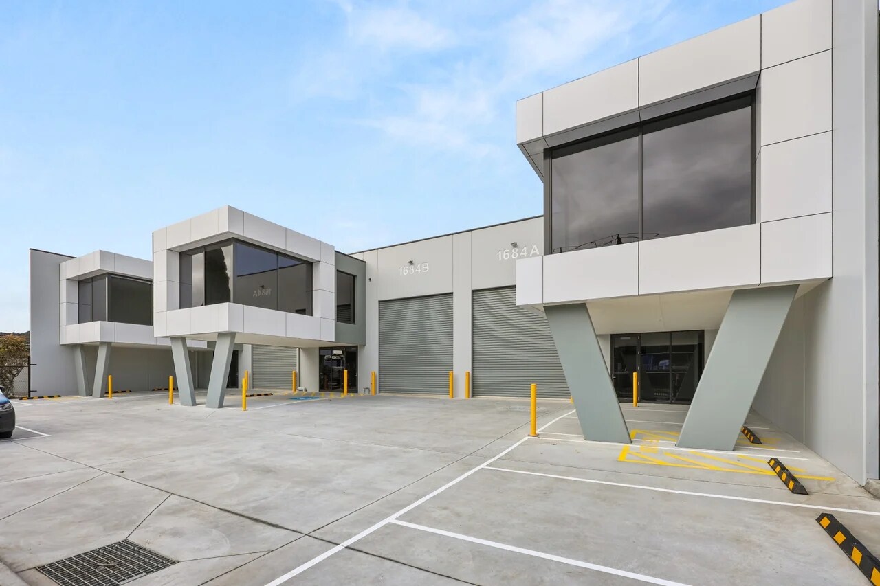 1684-1686 Centre Rd, Springvale for lease Primary Photo- Image 1 of 6