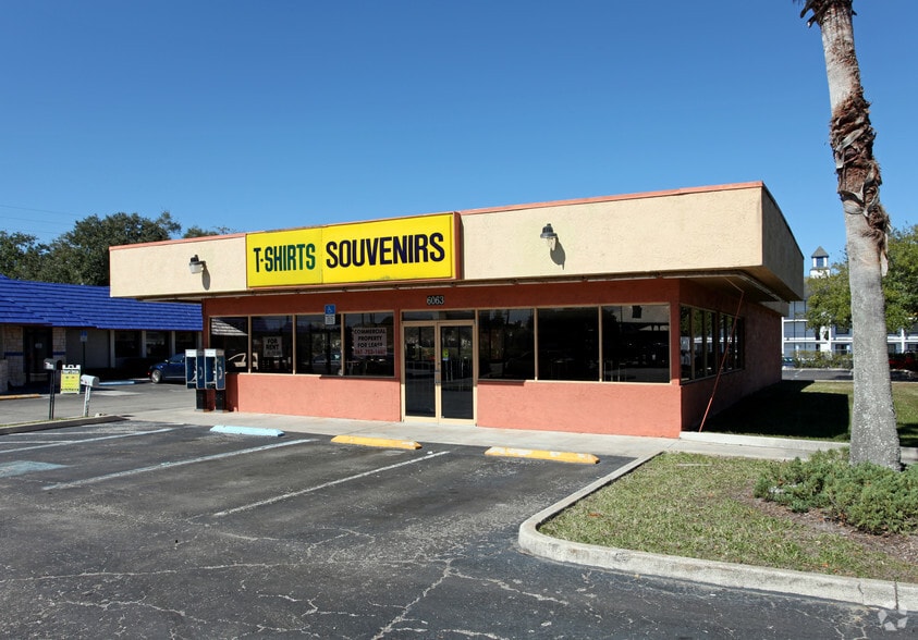 6063 W Irlo Bronson Memorial Hwy, Kissimmee, FL à louer - Photo du bâtiment - Image 2 de 2
