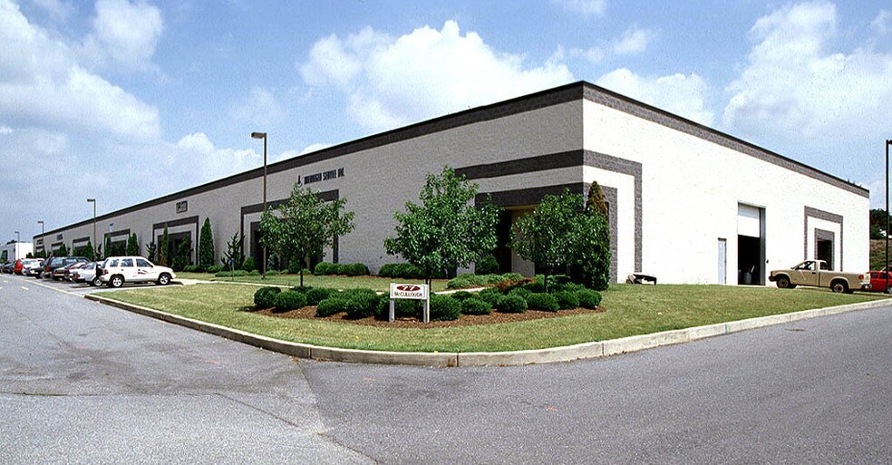 77 McCullough Dr, New Castle, DE à louer - Photo du bâtiment - Image 3 de 9