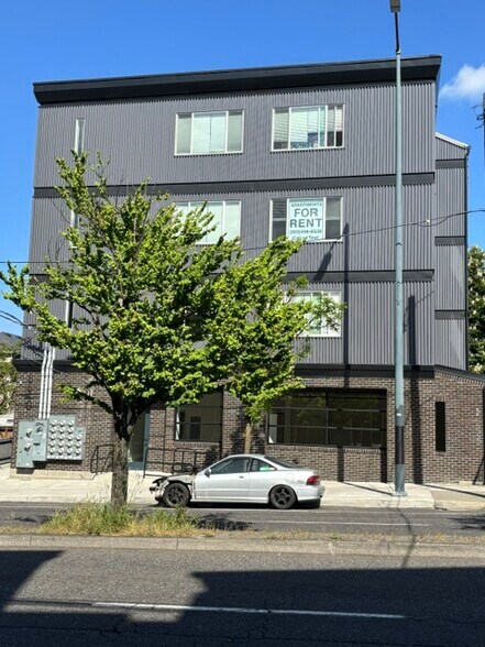 6640 NE Martin Luther King Jr Blvd, Portland, OR à louer - Photo du bâtiment - Image 2 de 9