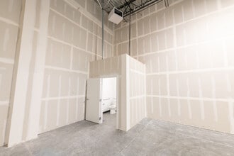 5718 W 3500 South, West Valley, UT for lease Interior Photo- Image 2 of 3