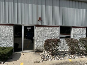 5499 Perry Dr, Waterford, MI à louer Photo intérieure- Image 2 de 6