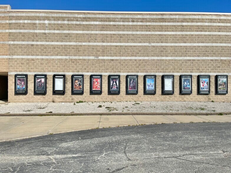 1060 Mariners Dr, Warsaw, IN for sale - Building Photo - Image 3 of 15