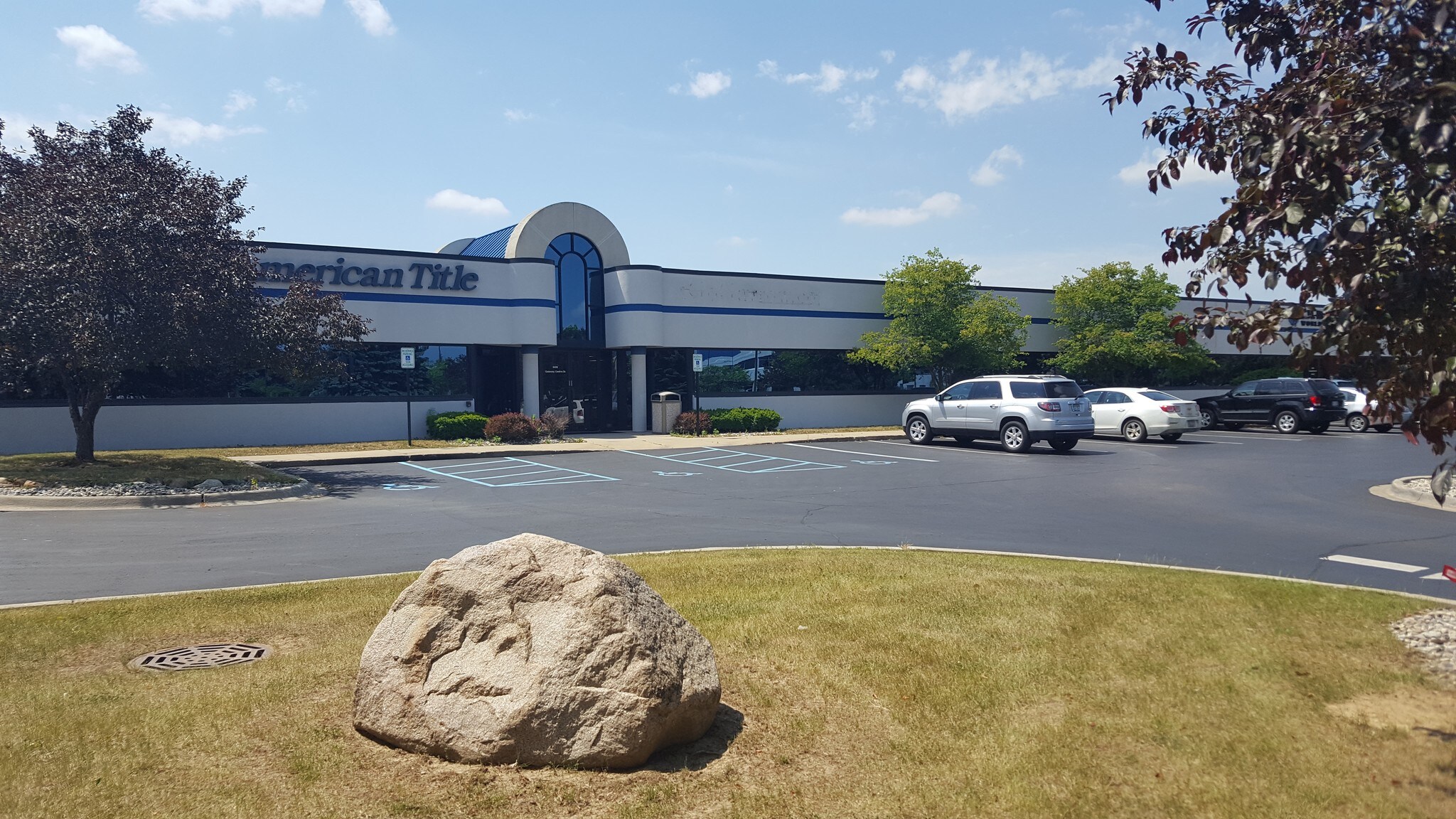 5400 Gateway Ctr, Flint, MI à louer Photo du bâtiment- Image 1 de 3