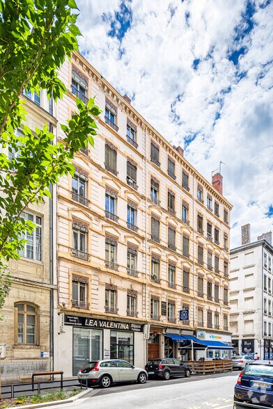 Multifamily in Lyon for sale - Building Photo - Image 3 of 8