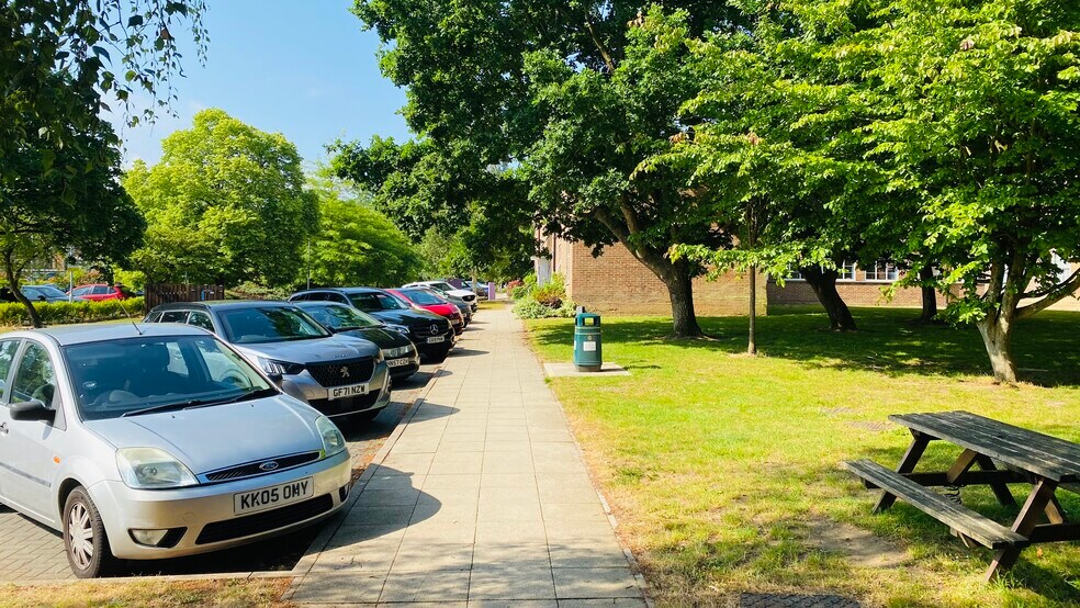 30 Churchill Sq, West Malling for lease - Building Photo - Image 2 of 3