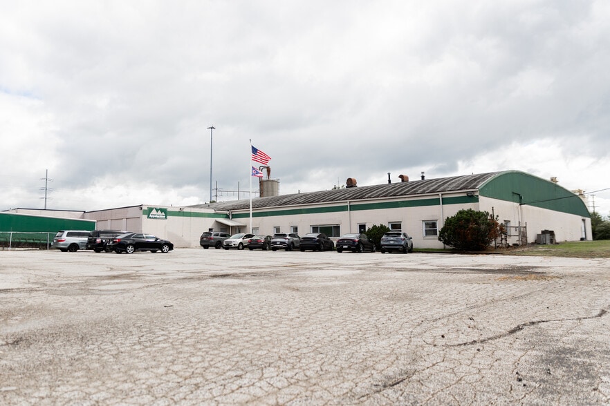5433 Perkins Rd, Bedford Heights, OH for sale - Building Photo - Image 1 of 7