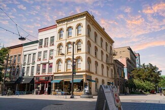 Plus de détails pour 158 E State St, Ithaca, NY - Commerce de détail à vendre