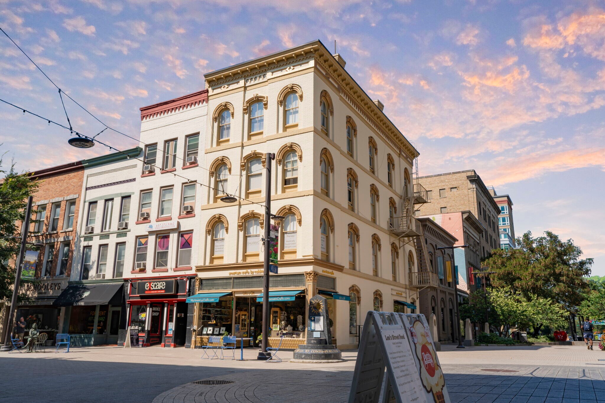 158 E State St, Ithaca, NY à vendre Photo du bâtiment- Image 1 de 54