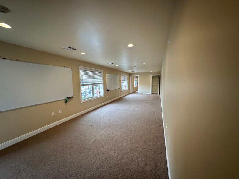 311-313 Crooks Ave, Paterson, NJ for lease - Building Photo - Image 3 of 10