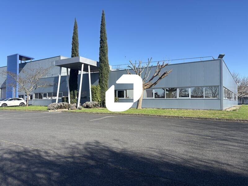 Industrial in Blanquefort for lease Building Photo- Image 1 of 8
