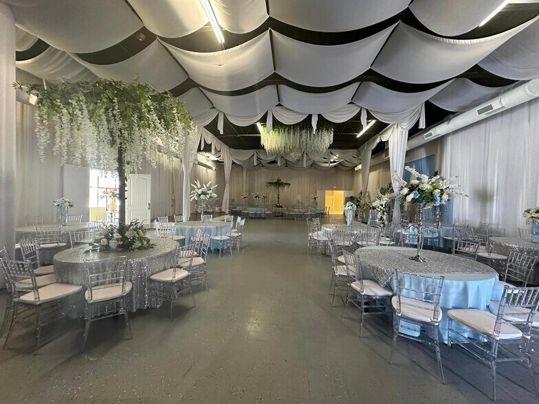 2918 S Jupiter Rd, Garland, TX à vendre - Photo du bâtiment - Image 2 de 4