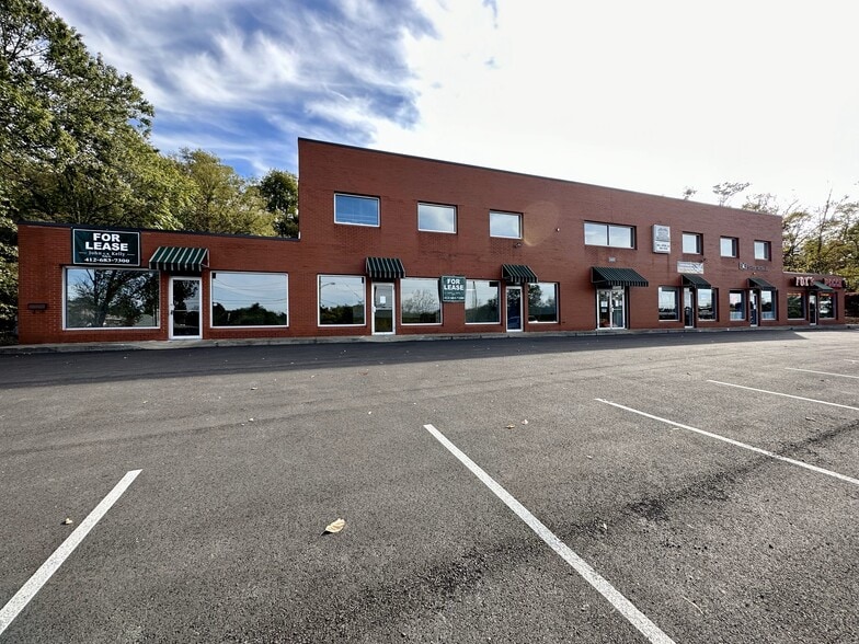 4400 Old William Penn Hwy, Monroeville, PA for lease - Building Photo - Image 2 of 4