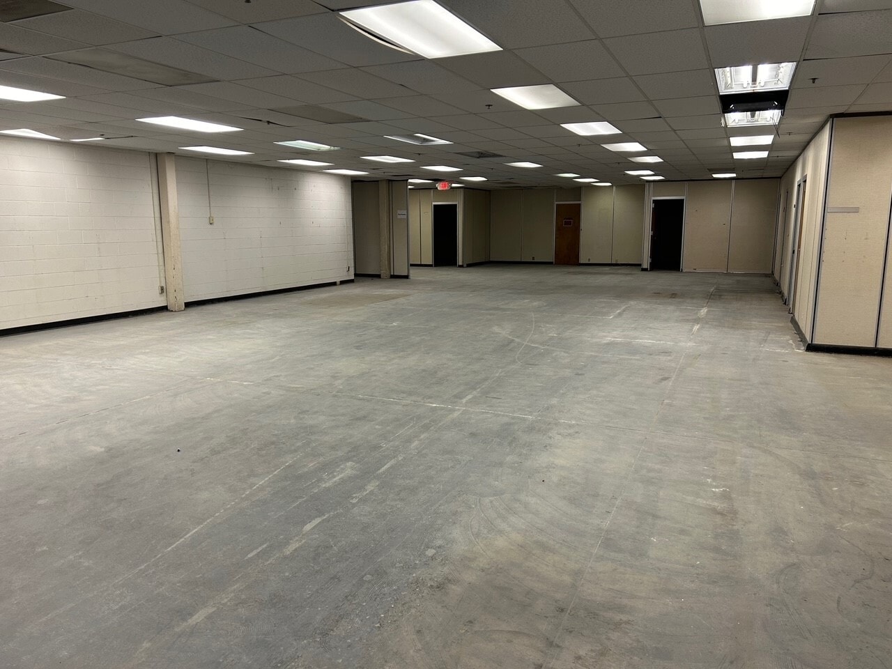 627 S Cottage St, Independence, MO for lease Interior Photo- Image 1 of 3