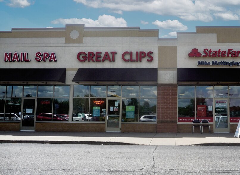 2218-2279 NW Bunker Lake Blvd, Andover, MN à louer - Photo du bâtiment - Image 2 de 4