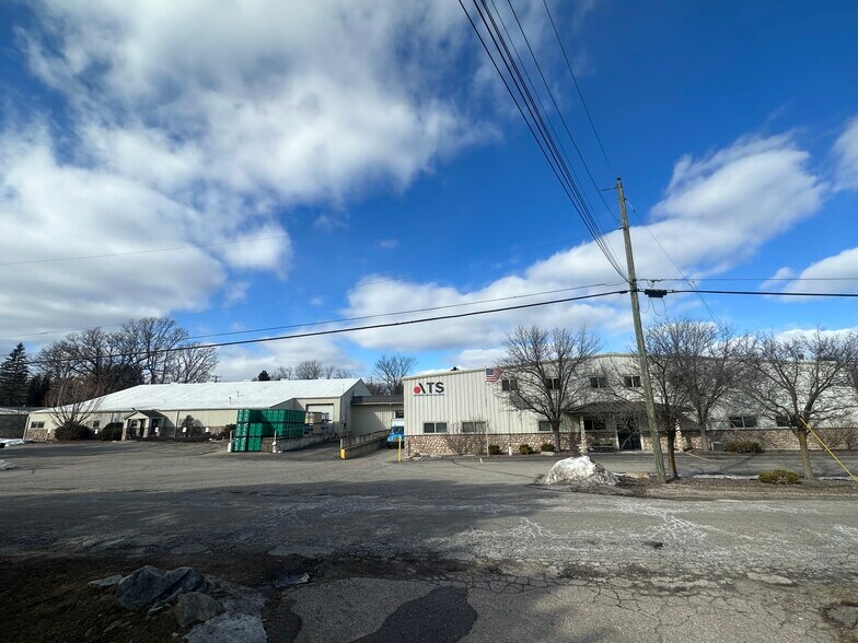85 Myron St, Ortonville, MI à vendre - Photo du bâtiment - Image 3 de 14